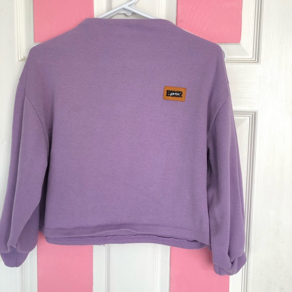 Barely worn BESR ARTIC cropped sweater!